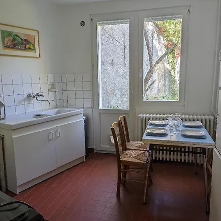 Apartment Les Volets Bleus *