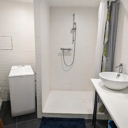 Apartment Les Volets Bleus *