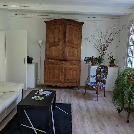 Apartment Les Volets Bleus