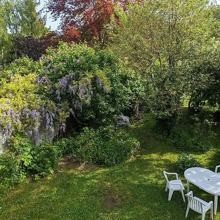 Apartment Les Volets Bleus