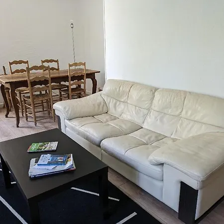Apartment Les Volets Bleus *