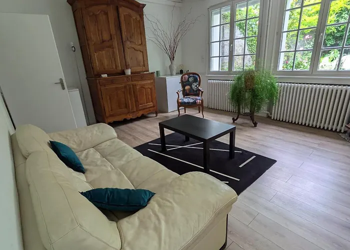 Les Volets Bleus Mety